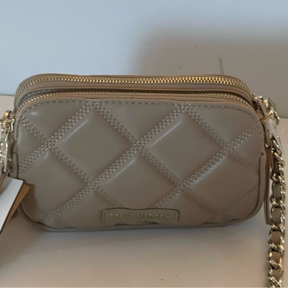 Steve Madden Bdaisy Quilted Crossbody Bag - Picture 6 of 9